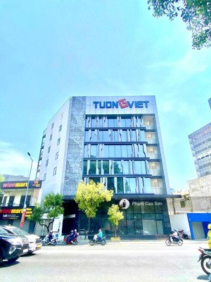 toà nhà mặt tiền hơn 2.700m2 sử dụng - ngang lớn 20m - 8 tầng - số 139a nguyễn văn trỗi, phú nhuận