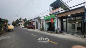 chính chủ bán siêu phẩm nhà mặt tiền đường nhựa dh409 hoà tiến-cách chợ lệ trạch chỉ 500m. shr