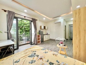 cho thuê căn hộ đầy đủ nội thất có ban công ngay trường sa quận 3
