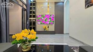 Nhà mới xây tp Bến Tre gần chợ Tú Điền. đường xe hơi, có sẵn số nhà.