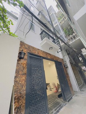 bán tòa nhà chdv 8 tầng - cẩm văn, đống đa - dòng tiền khủng - 16tỷ