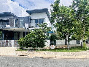 bán villa song lập góc 2 mặt tiền zone 5 ngay trung tâm, full nội thất 3pn giá 23tỷ bao sổ