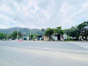 cho thuê đất diện tích lớn, mặt tiền đường lớn, phù hợp kinh doanh, xưởng