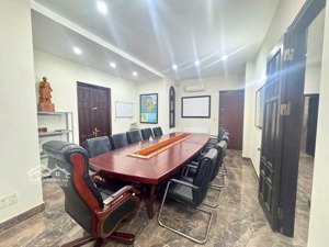 bán biệt thự giá rất tốt 297m2 khu phân lô lê hồng phong, gần big c