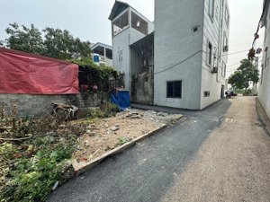 bán đất trung tâm thị trấn chúc sơn , chương mỹ , hn lô góc 2 mặt tiền dt 31.4m2 sổ vuông vắn đẹp