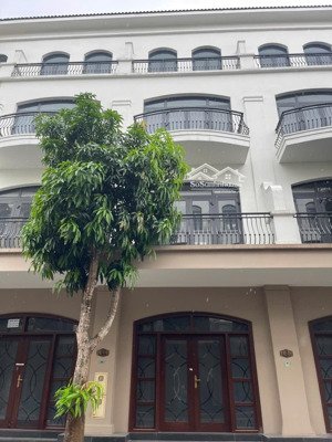 chính chủ gửi bán căn chà là đường thông - dt: 63m2 giá tốt nhất phân khu