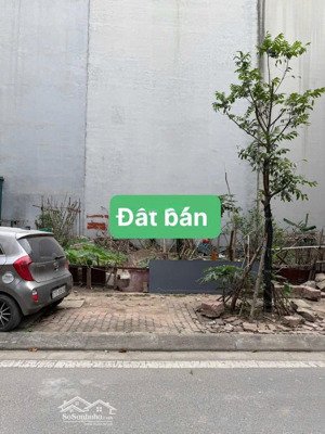 bán đất cự khối 50 m mặt tiền 4,6 m ngõ trước 5 m cách 5 m đường 3 ô tô tránh nhau giá đầu tư