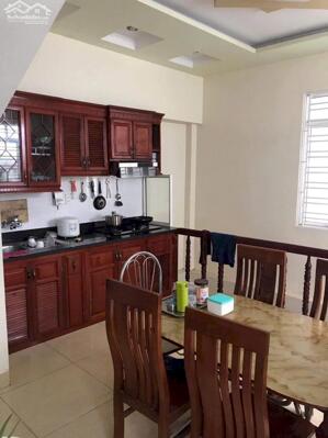 Cho thuê nhà 2 mặt tiền full đồ lô 27 Lê Hồng Phong .Làm Văn Phòng ,kinh doanh , ok