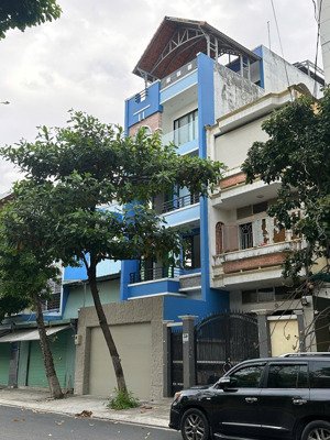 chính chủ cần cho thuê mặt bằng cửa hàng đẹp tầng trệt ngay bình trị đông b bình tân 130m2 13.5tr