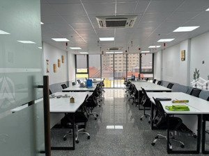 cho thuê văn phòng đường nguyễn văn hưởng phường thảo điền ,quận 2 dt ,120m2 giá 50 triệu /tháng