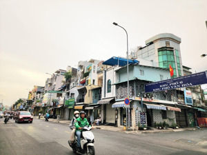 nhà 4 tầng, góc 2mt lạc long quân, tân bình. 6,7x23m (142m2), hẻm hông 6m. giá tốt