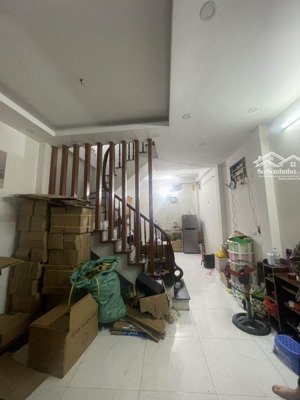 ngọc hồi -gần bến xe nước ngầm - nhà dân xây chác chắn : dt 38 m - 5 tầng -5,45 tỷ - giá quá mềm -