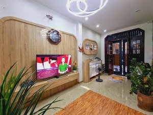 lạc long quân, lô góc, ô tô tránh dừng, ở + kinh doanh 8,5 tỉ