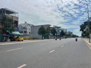 dt: 6x18m giá: 7.9 tỷ, đường phạm hùng, vị trí đắc địa, đối diện công viên thành phố bà rịa