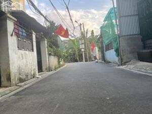 Cần bán 65m đất vườn, có nhà cấp 4 cho thuê, có thể lên thổ cư tại Cự Khối, chỉ 3,4 tỷ đường ô tô tránh