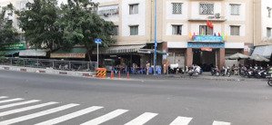 căn hộ chung cư mặt tiền tầng trệt vị trí kinh doanh rất thuận lợi, mặt tiền 6.6m vũ huy tấn bthạnh