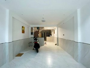 cho thuê mặt bằng trệt, hẻm 120 lê lai, quận 1 giá chỉ 11tr/tháng