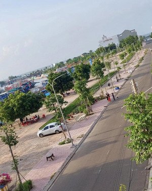 cần bán nhà mặt tiền trung tâm phan thiết, view sông có thể kinh doanh homestay