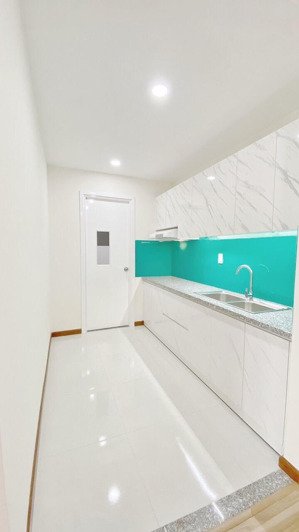 cho thuê căn hộ diamond riverside giá 8tr vào ở liền- 