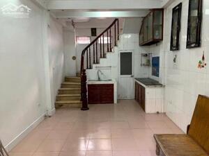 Cho thuê nhà ngõ 3 Trần Khánh Dư, 3 tầng, 2 ngủ, 6.5 Triệu (có t.lượng) ở gđ, nhóm