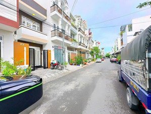 nhà lầu mới đẹp 4,65 tỷ, đường số 6, kdc đại học y dược cần thơ, tp cần thơ
