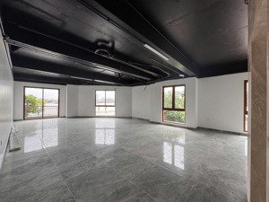 cho thuê shophouse 2 tầng, s= 120m2, giá 30 triệu tại vinhomes royal island vũ yên, hải phòng