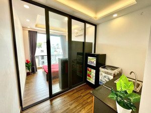 cho thuê căn hộ 1 phòng ngủ có ban công view cc hà đô, gần viettel complex tower quận 10
