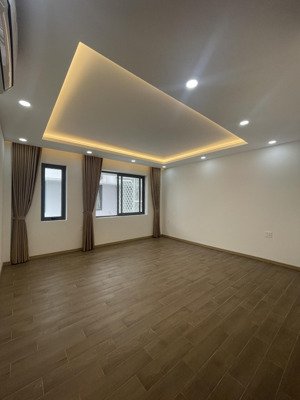 cho thuê nhà mặt phố khu đô thị mizuki, giá cực chất 24 triệu, hơn 300m2 sàn sử dụng, nhà mới