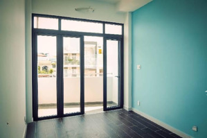 mặt tiền lạc long quân, 7 tầng btct 4m x 22m, dòng tiền nhỉnh 13 tỷ