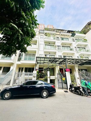 bán liền kề thanh xuân dt 110m2 full nội thất thang máy xịn giá chỉ 2x tỷ
