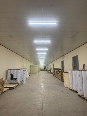 cho thuê kho xưởng 550m2 thôn chí trung, tân quang, văn lâm, hưng yên