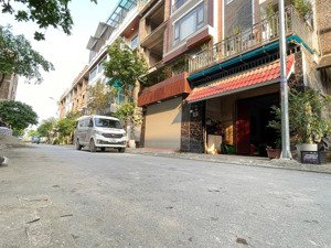 liền kề lộc ninh sẵn nhà 4 tầng, 67,5m. trung tâm sầm uất, kinh doanh tấp nập. cơ sở hạ tầng đầy đủ