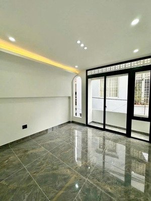 bán nhà trung tâm phố hồ sen 4 tầng giá 4,x tỷ