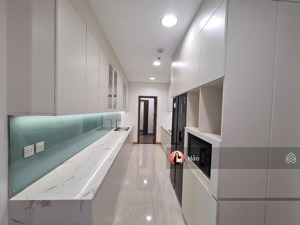 cho thuê căn hộ brg diamond 25 lê văn lương. 150m2, 3pn, full đồ. giá 32tr/tháng. view h. đạo thúy