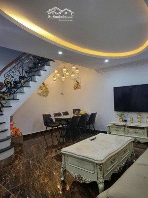 gấp, cho thuê nhà riêng phố đào tấn - linh lang. 65m2x4t. ngõ nông, thoáng, sáng. full nội thất