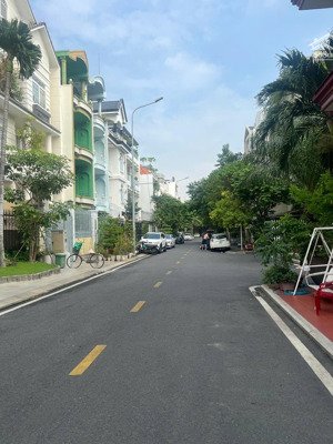 bán biệt thự mini hẻm 357a nguyễn trọng tuyển tân bình khu compound ngang 5m, 4 tầng, giá 26 tỷ