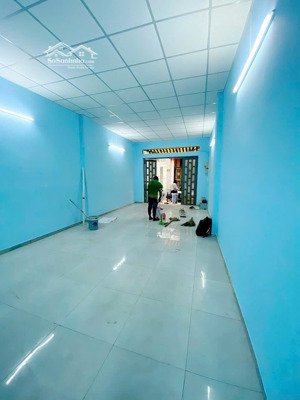 cho thuê nhà hxh lê đức thọ, p15, q gò vấp.
lh/ điệp 
