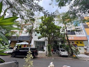 bán giá chỉ 28,8 tỷ rẻ nhất thị trường nhà phố hưng gia 1, có thang máy, đường bùi bằng đoàn, q.7