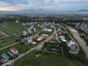 chính chủ gửi em bán nhanh lô đất 150,3m2 ở khu đô thị chi đông giá tốt ạ!