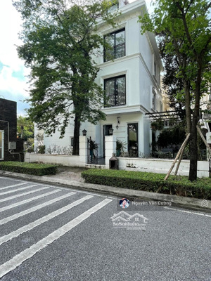 bán biệt thự ciputra - thang máy - 335m2x3t - khu vip! giá chào bán 110 tỷ