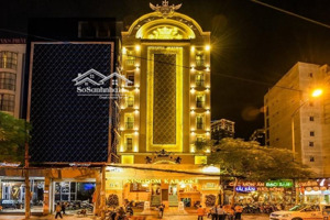siêu phẩm karaoke kingdom phạm viết chánh-dt:10x30m-8 tầng-hđt :450 triệu/tháng-giá : 150 tỷ