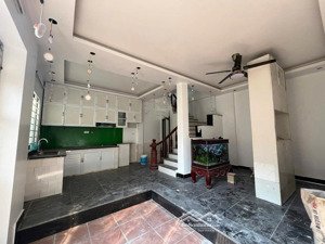 nhà tốt phố kẻ tạnh 35m2 x 5 tầng - mt 5,3m - sdcc - 5,5 tỷ