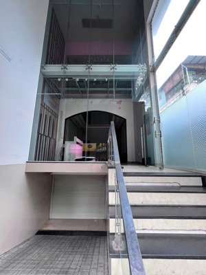 gấp! 1 trệt 1 lầu - cho thuê mặt tiền nguyễn trãi, p3, q5 - dt 5.5x20m, riêng biệt 59 triệu