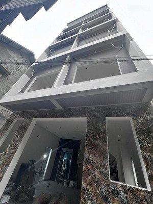 cho thuê phòng khép kín tại phố ái mộ - bồ đề - gần bệnh viện tâm anh. giá 5.5tr/ tháng