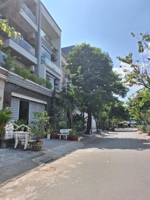 ( quận 7)- nhà phố kdc savimex phú thuận vị trí vip view công viên - 4 tầng 5m x 18m