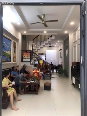 Chú Dương bán gấp nhà HXH Đường Hải Thượng Lãn Ông, Quận 5. Giá cực tốt 3tỷ1/65m2. Sổ hồng riêng