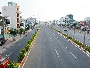 đất mặt tiền phạm văn đồng 1750m2 (30x58m); đường ôtô 20m; vỉ hè 5m; linh tây thủ đức; 150 tỷ