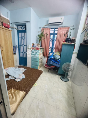 nhà hẻm to đường phạm văn chí q6, btct kiên cố, 32m2 2 tầng 2pn,nhà chính chủ lâu đời