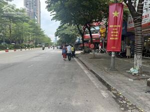 Nhà Mặt phố Lô góc Đường đôi Nguyễn Phong Sắc. 6Tầng kinh doanh ** 10.x tỷ **