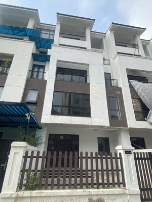 cho thuê nhà liền kề nguyễn tuân, dt 100m2 x 4 tầng, 1 hầm, 50tr/th